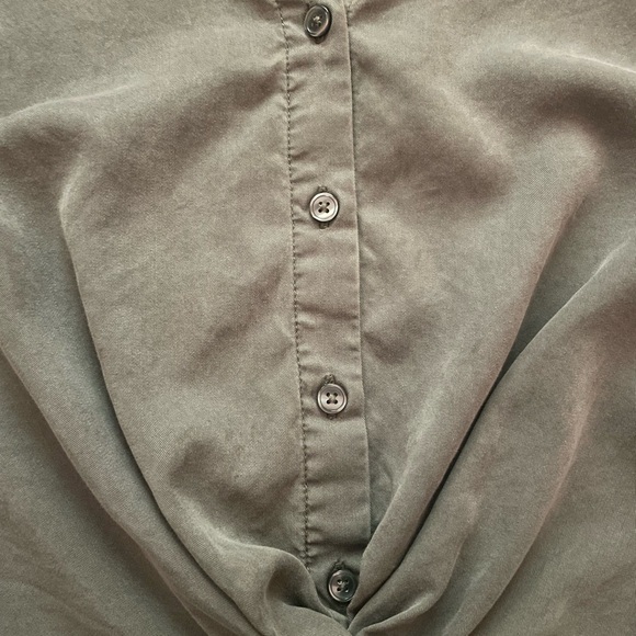 Evereve Olive Green Button-Down Shirt | Twist Tie Front Notched Collar | Size L - Picture 7 of 9